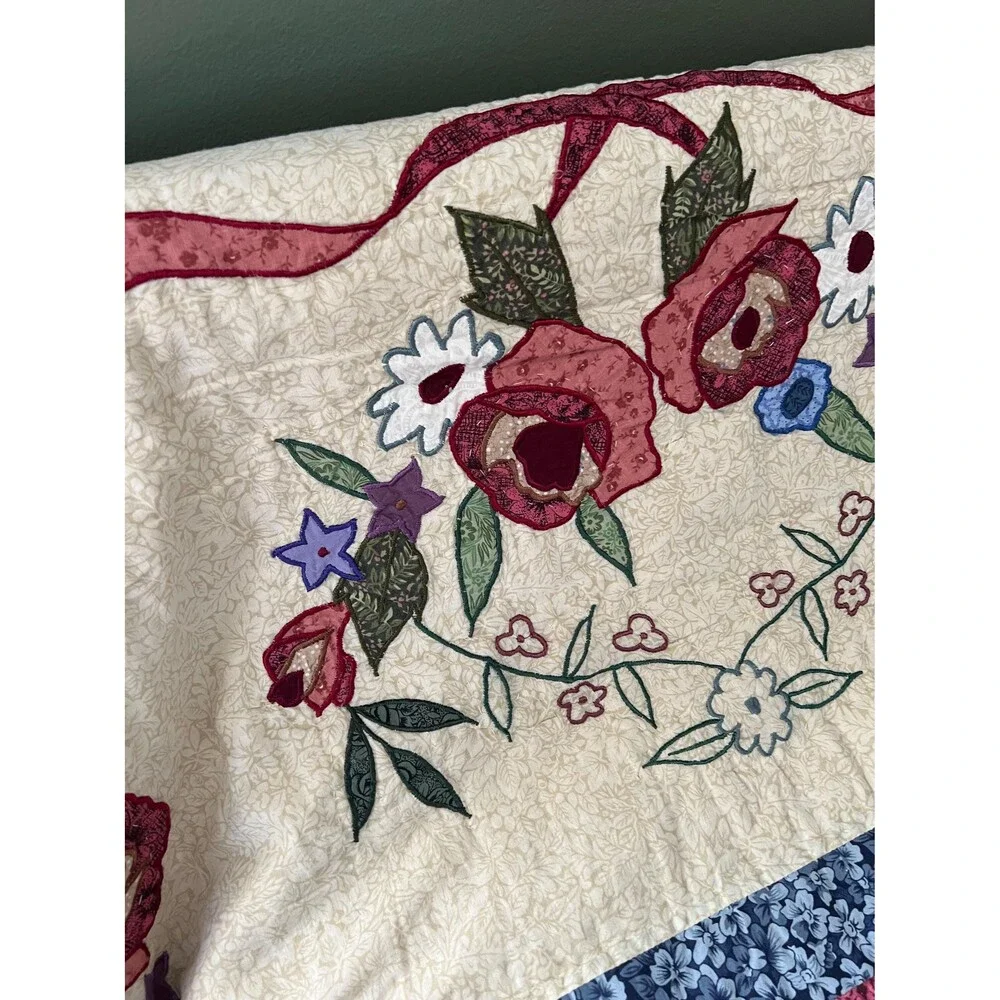 Beautifully Appliqued King Quilt